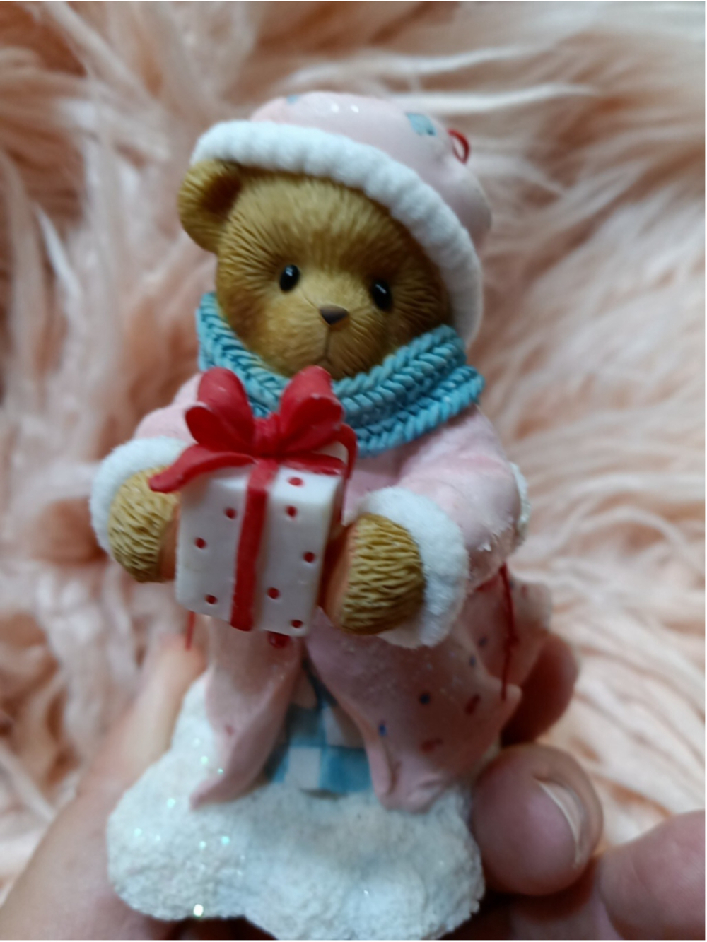 Cherished Teddies Winter Christmas Pink Glitter Coat Holding A Gift Happy Hearts